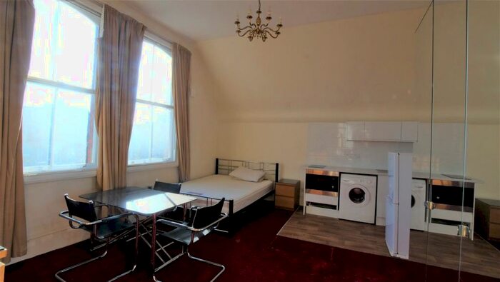 Studio To Rent In Canfield Gardens, South Hampstead, NW6