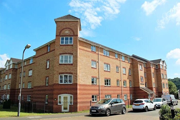2 Bedroom Flat To Rent In Princes Gate, High Wycombe, HP13