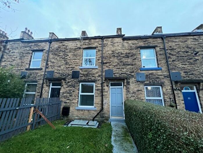 3 Bedroom Terraced House To Rent In Oxford Road, Bradford, BD2