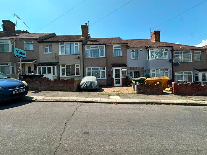 3 Bedroom Terraced House For Sale In Winifred Road, Dartford, Kent, DA1