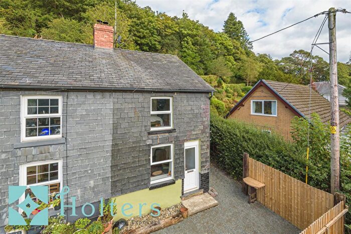 2 Bedroom End Of Terrace House For Sale In Rock Terrace, Llanidloes, SY18