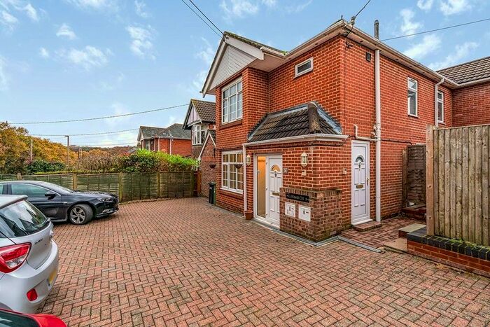 2 Bedroom Flat To Rent In Kanes Hill, Southampton, Hampshire, SO19