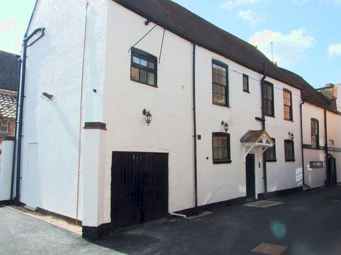 1 Bedroom Flat To Rent In Crown Street, St. Ives, Huntingdon, PE27