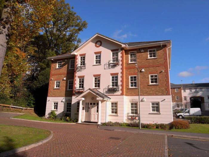 2 Bedroom Flat To Rent In Markham Court, Camberley, GU15