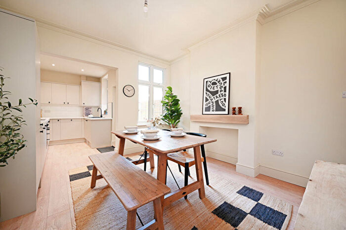 3 Bedroom Terraced House For Sale In Wayland Road, Sharrow Vale, Sheffield, S11