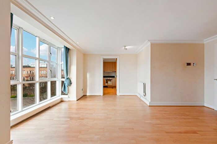 2 Bedroom Flat To Rent In Oriel Drive, Barnes, SW13