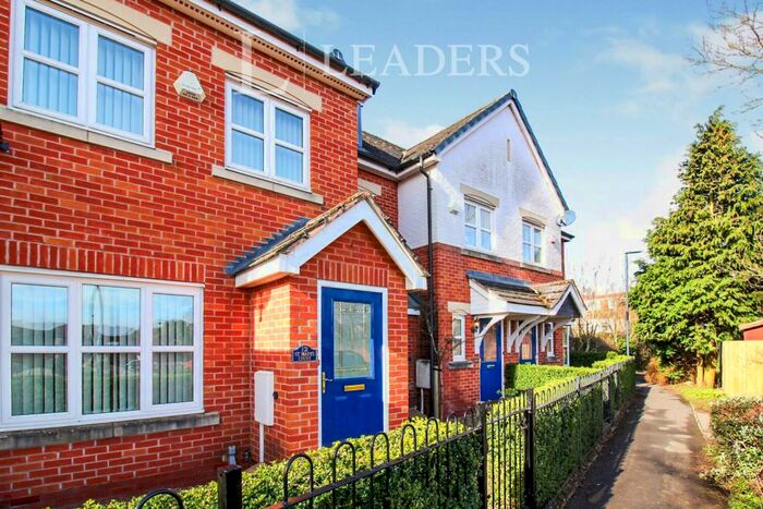 4 Bedroom Town House To Rent In St Marys Court, Kenilworth, CV8