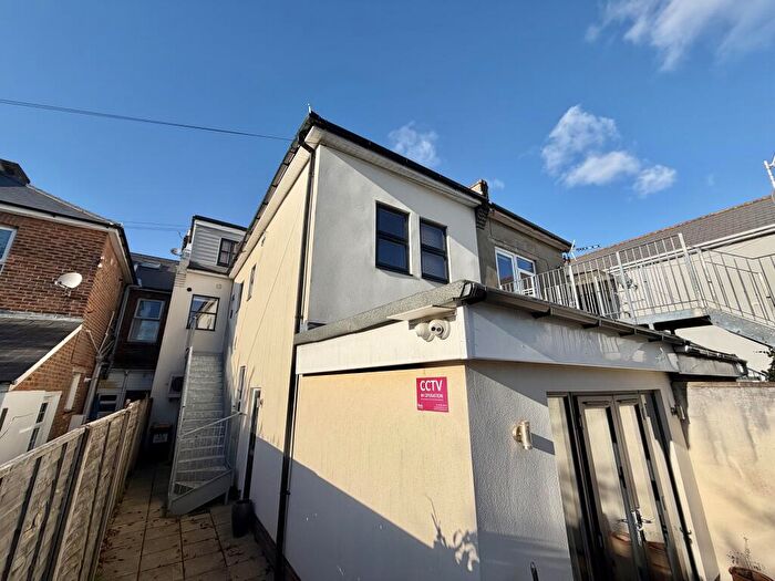 2 Bedroom Flat To Rent In Charminster Road, Bournemouth, BH8