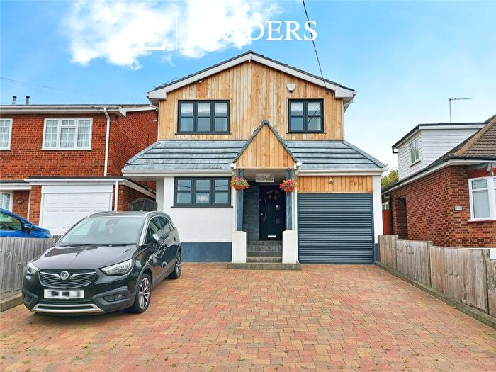 4 Bedroom Detached House To Rent In Hambro Avenue, Rayleigh, Essex, SS6