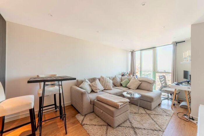 2 Bedroom Flat To Rent In Pinnacle Apartments, Croydon, CR0