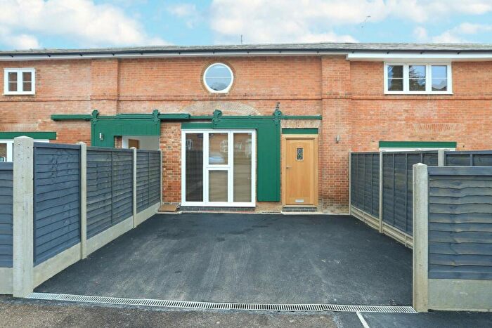 1 Bedroom Coach House To Rent In Coach House Mews, Rear Of High Street, LE16