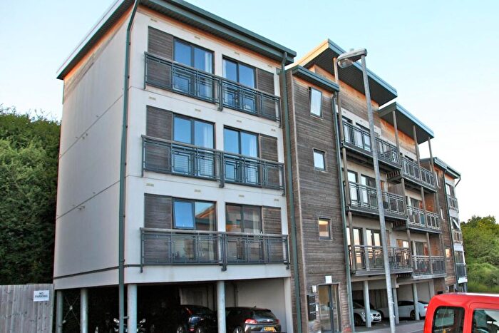 2 Bedroom Flat To Rent In Weavers Mill Close, Crews Hole, Bristol, BS5