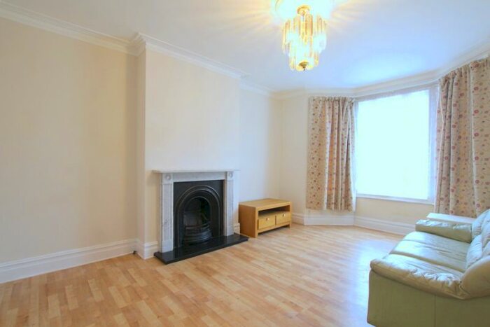 4 Bedroom Semi-Detached House To Rent In Dunstall Road, Wimbledon, SW20