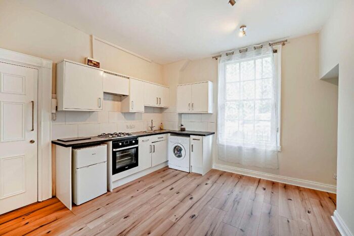 1 Bedroom Apartment For Sale In Albion Terrace, Bath, Somerset, BA1