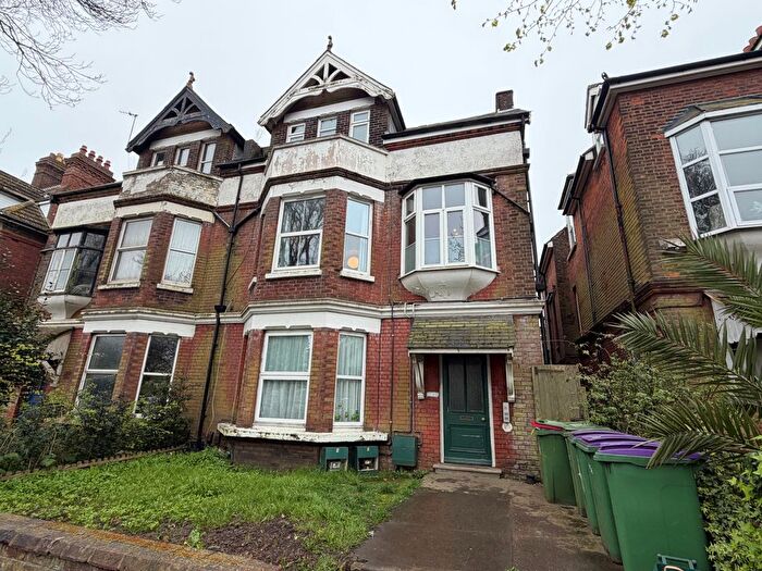 2 Bedroom Flat To Rent In Cheriton Road, Folkestone, CT19