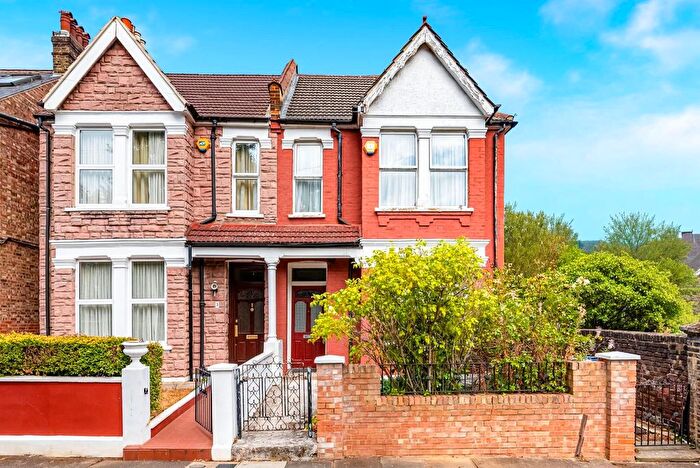 3 Bedroom End Of Terrace House For Sale In Julian Avenue, Acton, W3