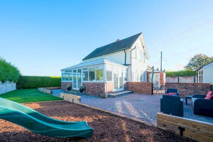 4 Bedroom Detached House For Sale In Stopgate Lane, Simonswood, L33