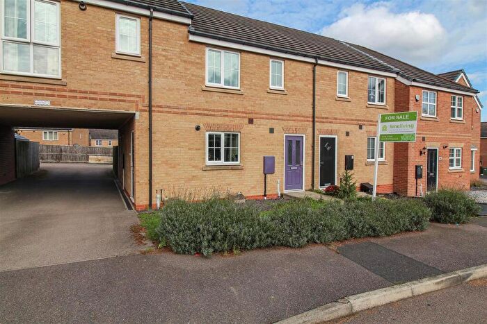 3 Bedroom House For Sale In Chestnut Drive, Hollingwood, S43