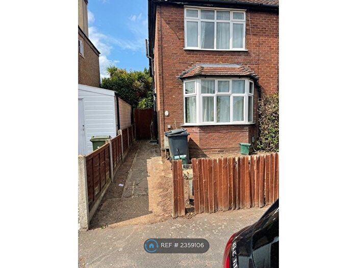 3 Bedroom End Of Terrace House To Rent In Percy Road, Guildford, GU2
