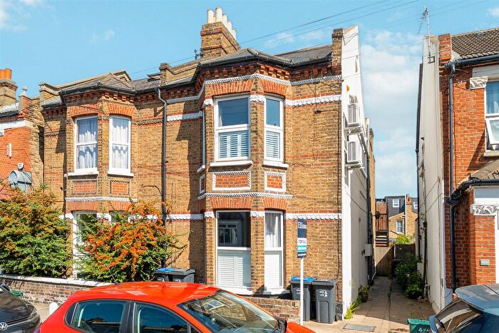 2 Bedroom Maisonette For Sale In Haydons Road, Wimbledon, SW19