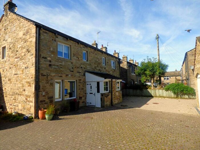 3 Bedroom Semi-Detached House For Sale In Chapel House Mews, Carleton, Skipton, BD23