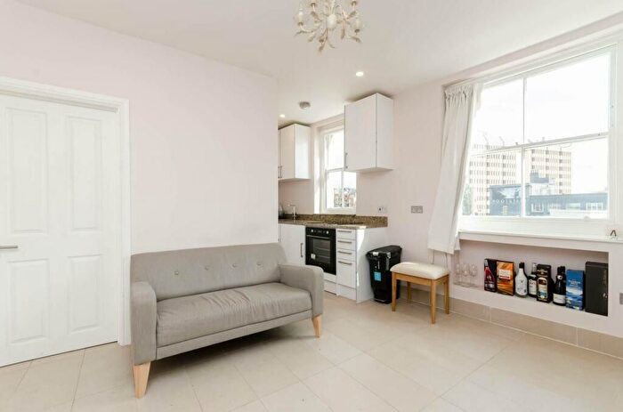 1 Bedroom Flat To Rent In Kensington Hall Gardens, West Kensington, W14
