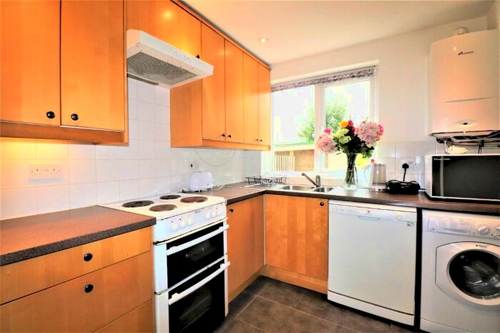 5 Bedroom Detached House To Rent In Leahurst Crescent, Birmingham, B17