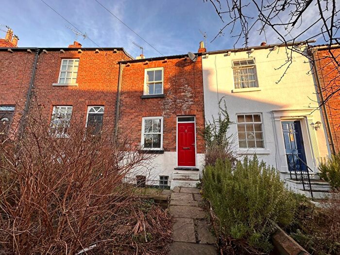 2 Bedroom Terraced House To Rent In College Grove, Wakefield, WF1