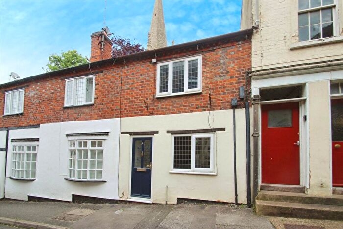 1 Bedroom Terraced House To Rent In St. Rumbolds Lane, Buckingham, MK18