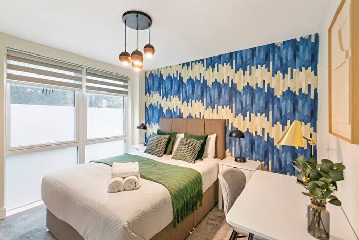 2 Bedroom Flat To Rent In Rockingham Street, London, SE1