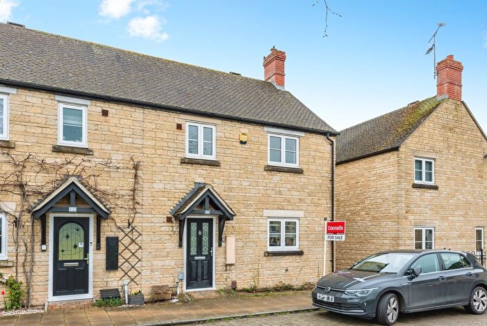 3 Bedroom End Terrace House For Sale In Bramble Bank, Witney, OX28