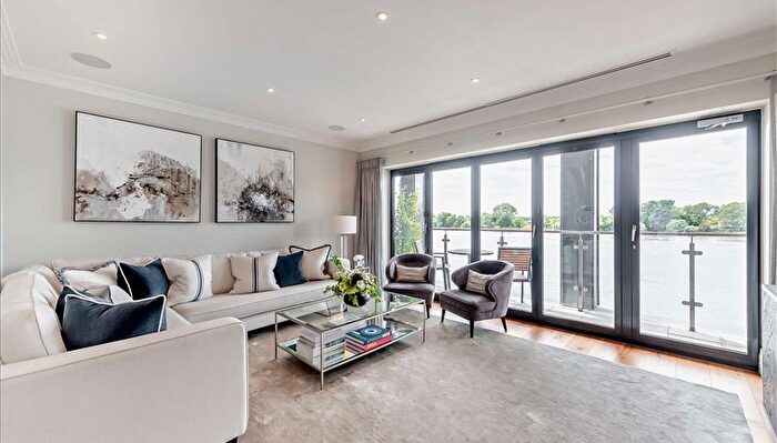 3 Bedroom Town House For Sale In Rainville Road, London, W6