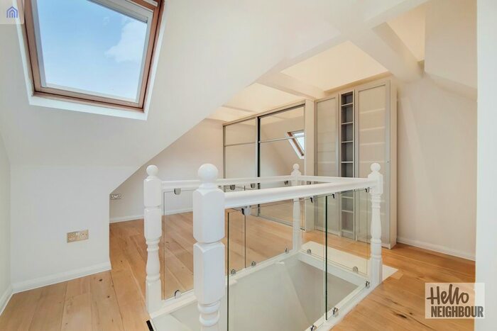 3 Bedroom Maisonette To Rent In Welland Mews, St Katherine Docks, London, E1W