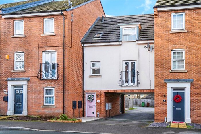 2 Bedroom House For Sale In Henry Grove, Pudsey, West Yorkshire, LS28