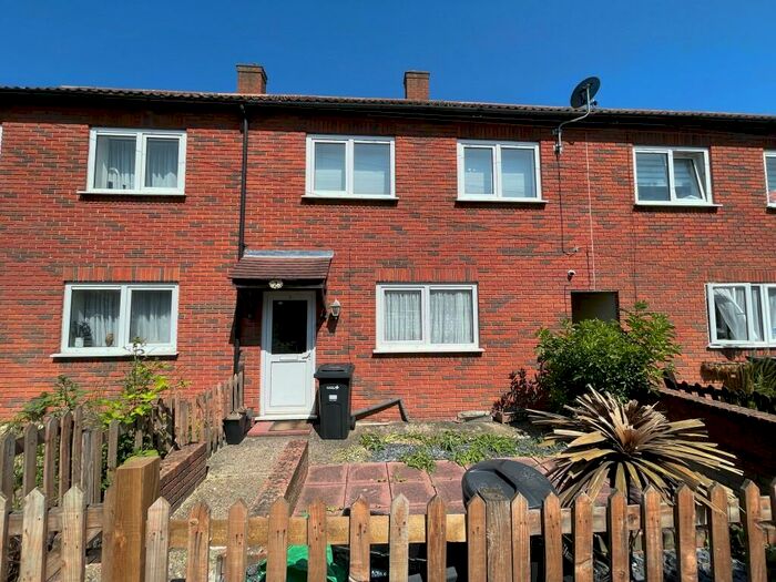 2 Bedroom Terraced House To Rent In Elmbridge Road, Chigwell, Essex, IG6