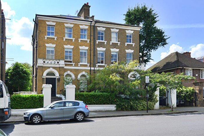 1 Bedroom Flat For Sale In Highbury Hill, Highbury, London, N5