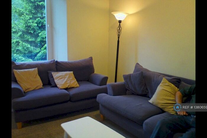 2 Bedroom Flat To Rent In Bruce Street, Stirling, FK8