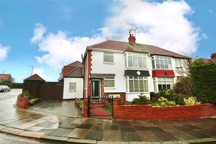 3 Bedroom Semi Detached House For Sale In Haig Avenue, Whitley Bay, NE25