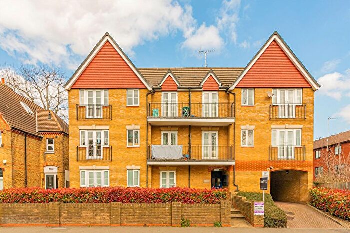 2 Bedroom Flat To Rent In Birkenhead Avenue, Kingston Upon Thames, KT2