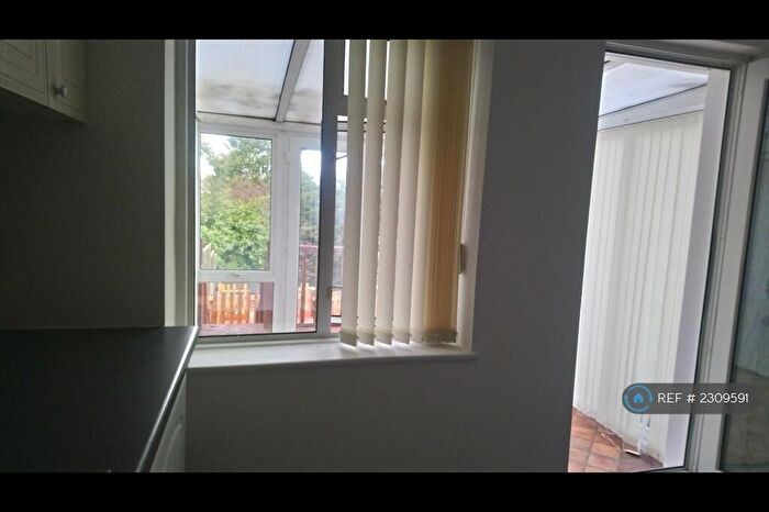 2 Bedroom End Of Terrace House To Rent In Hawthorn Road, Kent, ME2
