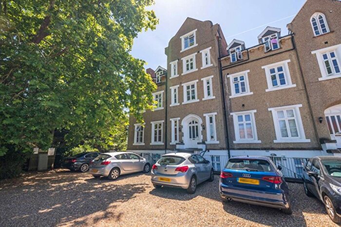 2 Bedroom Apartment For Sale In Upton Park, Slough, SL1