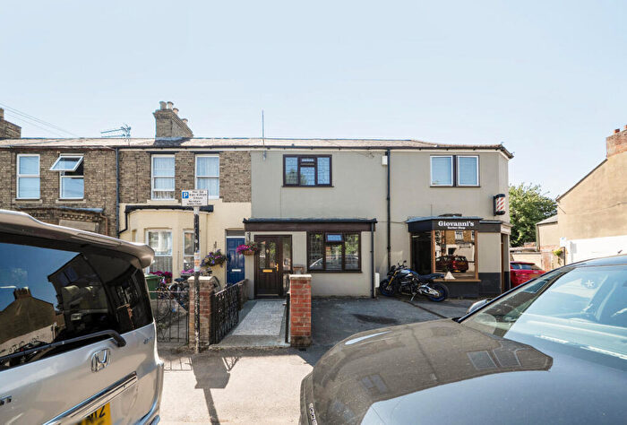 2 Bedroom Terraced House For Sale In Magdalen Road, Oxford, Oxfordshire, OX4