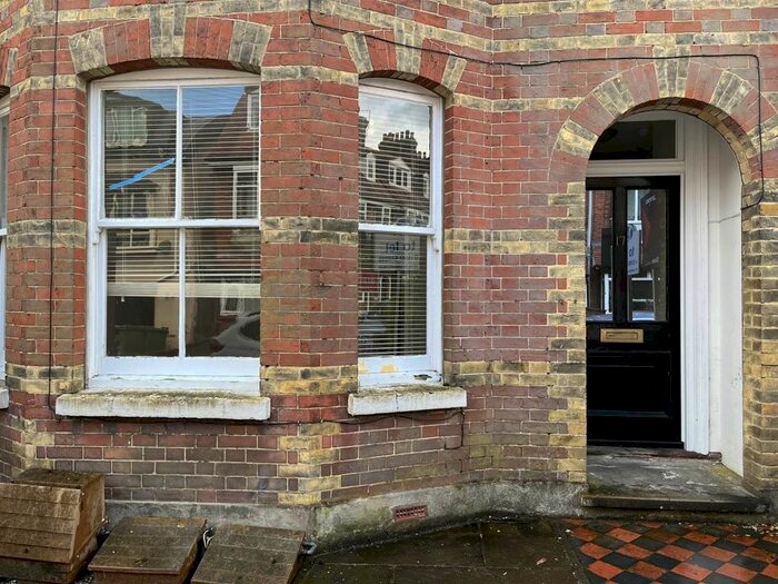 1 Bedroom Flat To Rent In Lime Hill Road, Tunbridge Wells, Kent, TN1