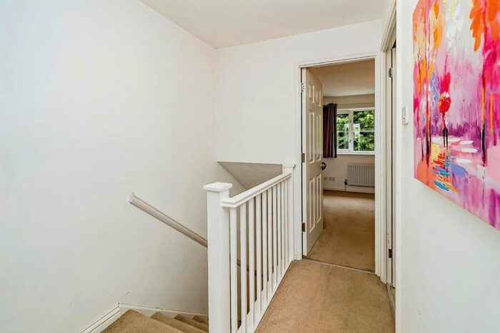 3 Bedroom Town House For Sale In Copse Close, Slough, SL1