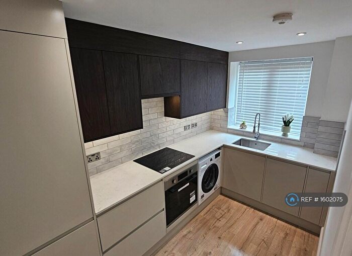 2 Bedroom Flat To Rent In Kilnsey Court, London, N11