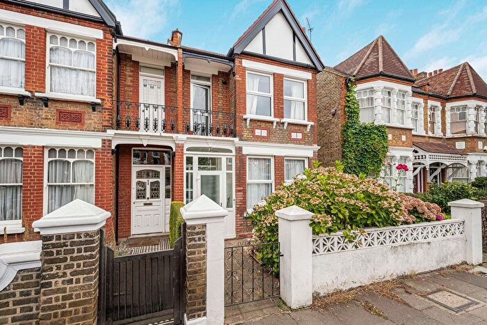 3 Bedroom Semi-Detached House For Sale In Coldershaw Road, Northfields, Ealing, W13
