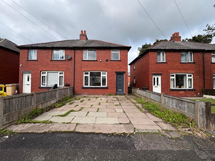 3 Bedroom Semi-Detached House For Sale In Kingsway, Kearsley, Bolton, BL4