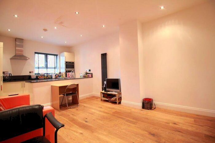 4 Bedroom Apartment To Rent In Camden Street, Camden, London, NW1