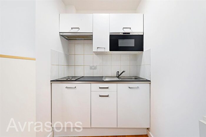 Studio To Rent In Brixton Road, London, SW9