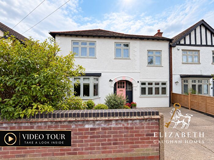 5 Bedroom Detached House For Sale In Bramcote Avenue, Beeston, NG9